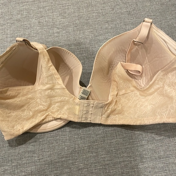 Bea - Picture 2 of 2